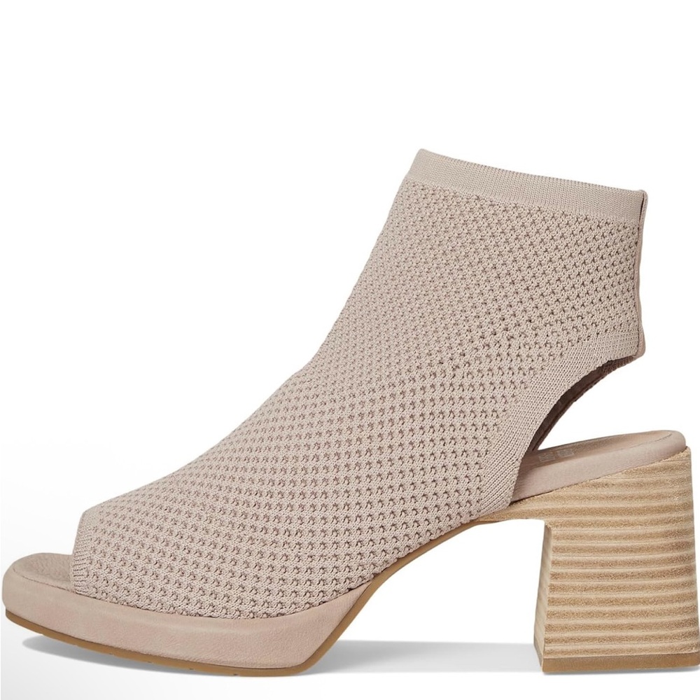 🆕 Eileen Fisher Gavis Heeled Cutout Sandals